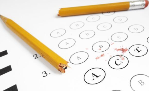 小学一二年级不进行纸笔考试是真的吗？