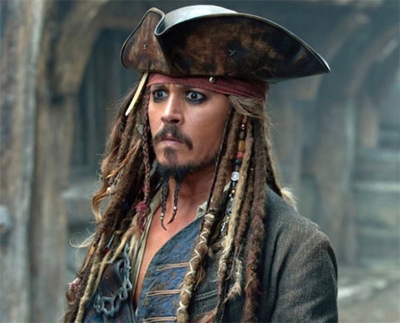 约翰尼·德普将回归《加勒比海盗》系列，《微博》提供最全面的电影资讯